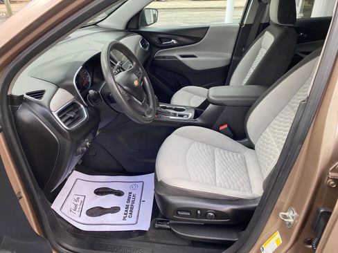 Used 2019 Chevrolet Equinox LS w/ LS Convenience Package image 10