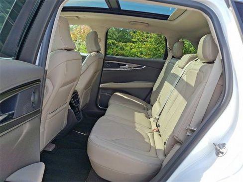 Certified 2022 Lincoln Nautilus Reserve w/ Equipment Group 201A image 11