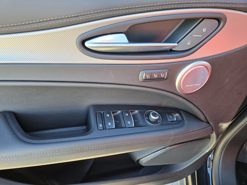 New 2025 Alfa Romeo Stelvio Sprint AWD/4WD image 10