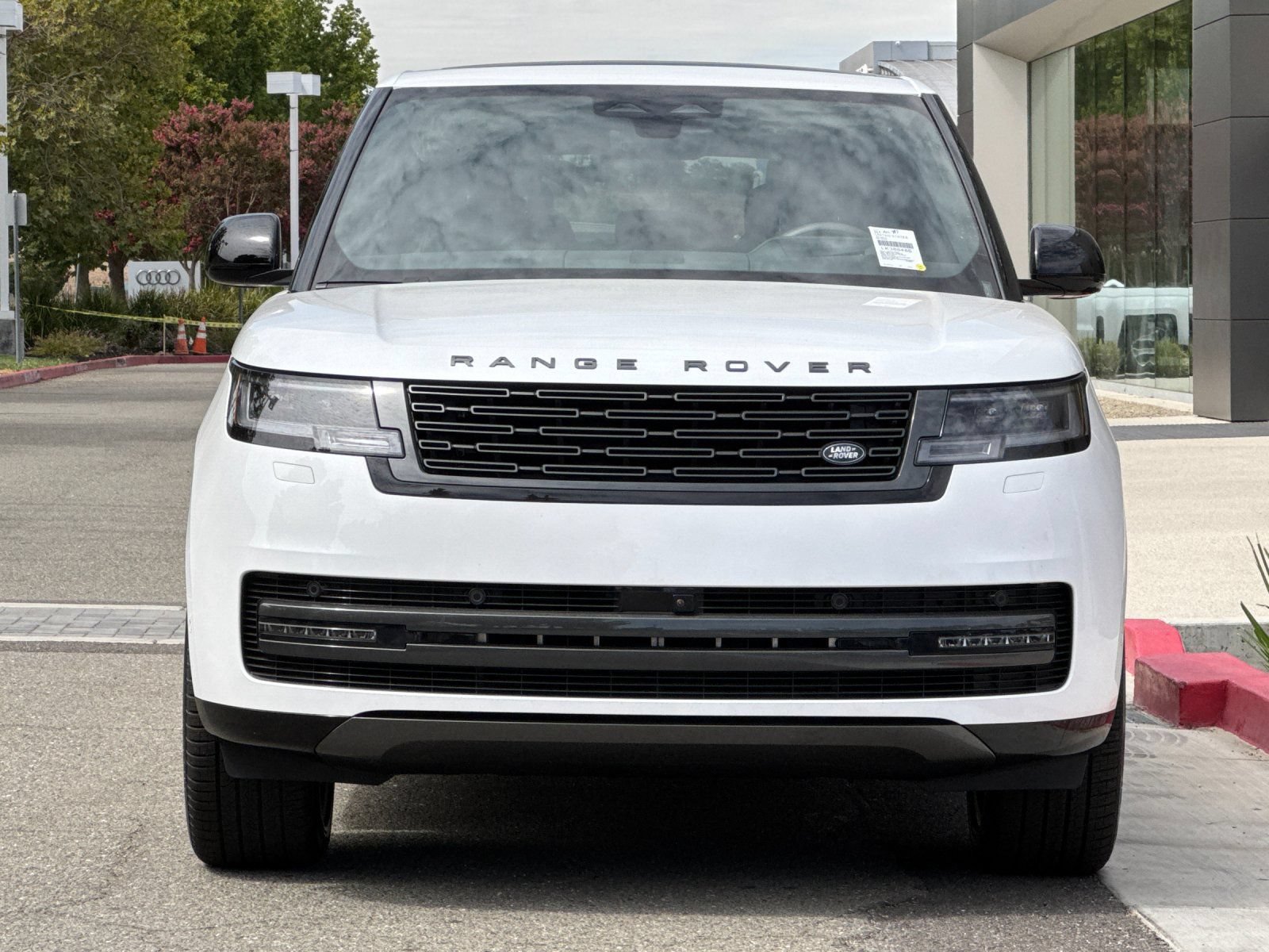 New 2026 Land Rover Range Rover Long Wheelbase SE AWD/4WD image 9