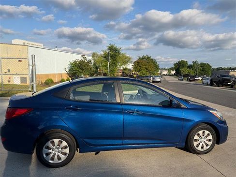 Used 2017 Hyundai Accent SE FWD image 8