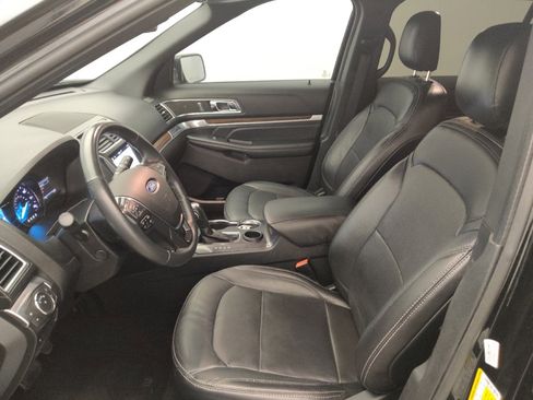 Used 2019 Ford Explorer Limited w/ Ford Safe & Smart Package FWD image 17