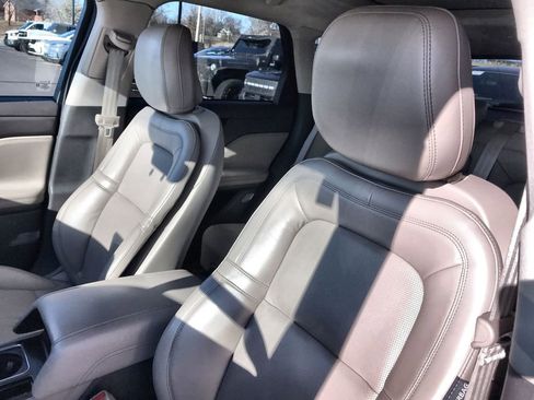 Used 2020 Lincoln Corsair Reserve image 11