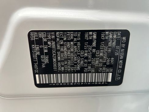 Used 2025 Nissan Rogue SL w/ SL Premium Package FWD image 33