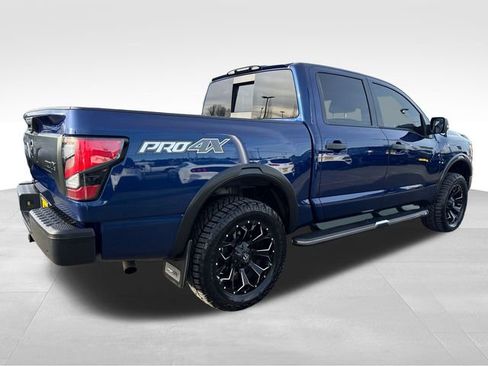 Used 2021 Nissan Titan PRO-4X w/ Pro-4x Convenience Package image 10