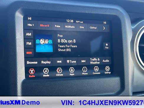 Used 2019 Jeep Wrangler Unlimited Sahara image 28