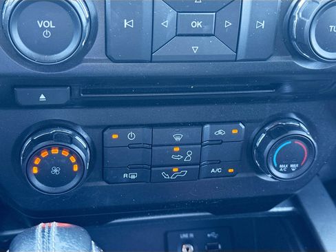Used 2015 Ford F150 XLT w/ Equipment Group 301A Mid RWD image 30