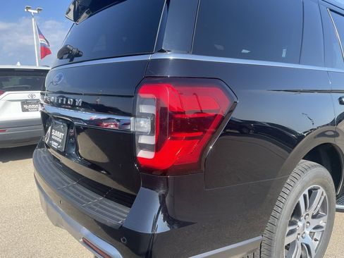 Used 2023 Ford Expedition Limited image 34