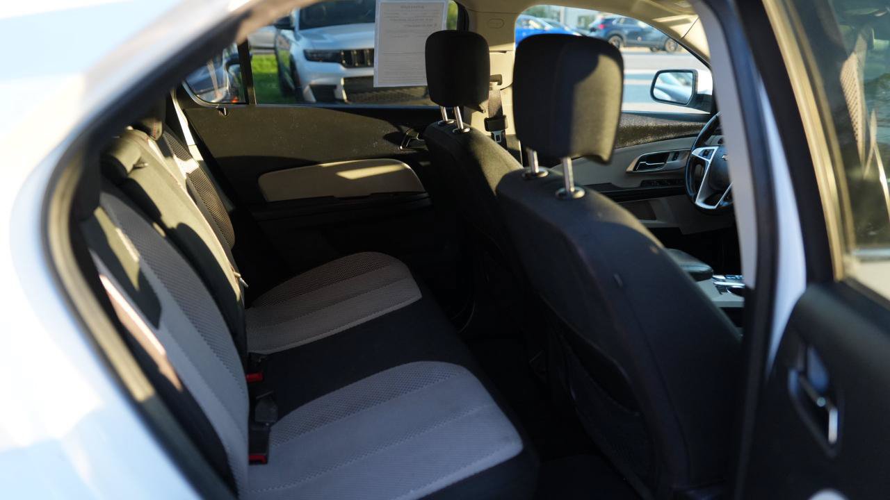 Used 2016 Chevrolet Equinox LT w/ Convenience Package AWD/4WD image 24