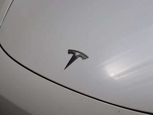 Used 2023 Tesla Model 3 Standard Range image 17