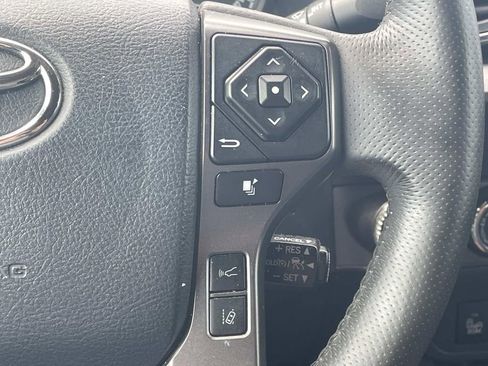 Used 2019 Toyota Tacoma TRD Off-Road w/ Technology Package AWD/4WD image 27