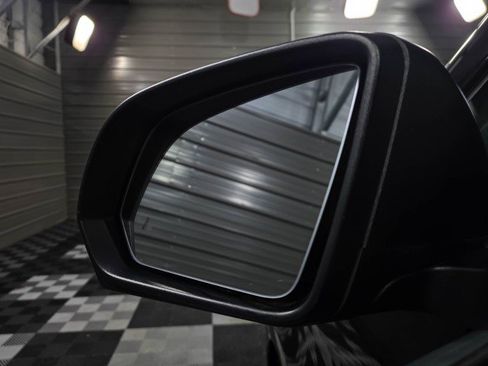 Used 2019 Mercedes-Benz Metris Passenger image 32