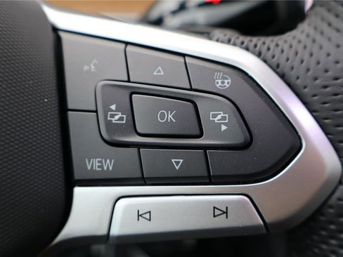 New 2026 Volkswagen Tiguan SEL R-Line image 17