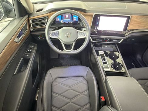 Used 2026 Volkswagen Atlas SE w/ Black Wheel Package FWD image 30
