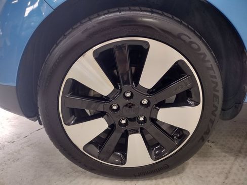 Used 2019 Kia Soul + FWD image 5