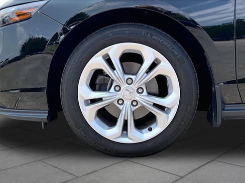 Used 2025 Honda Accord LX image 9