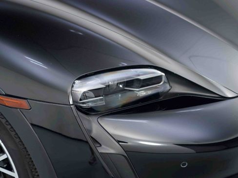 Used 2023 Porsche Taycan 4 Cross Turismo w/ Premium Package image 57