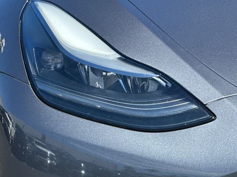 Used 2023 Tesla Model Y Long Range AWD/4WD image 38