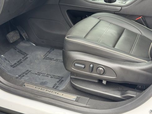 Used 2023 GMC Acadia Denali image 22