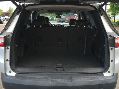 Used 2019 Chevrolet Traverse LT w/ LT Premium Package AWD/4WD image 6