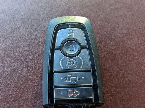 Used 2019 Ford F150 Platinum w/ Equipment Group 701A Luxury image 30