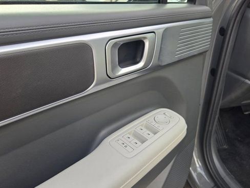 Used 2025 Hyundai Santa Fe SEL FWD image 14