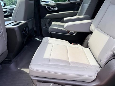 Used 2021 Chevrolet Tahoe LT w/ LT Signature Package RWD image 20