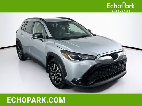 Used 2025 Toyota Corolla Cross AWD Hybrid image 1