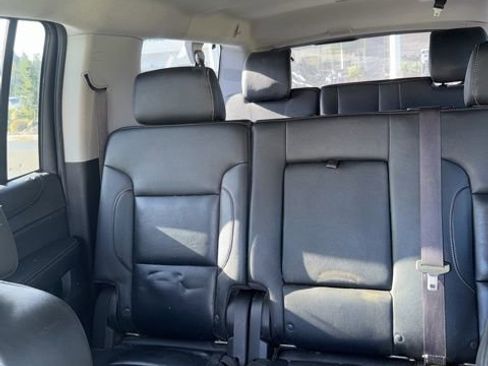 Used 2016 Chevrolet Suburban LT image 5