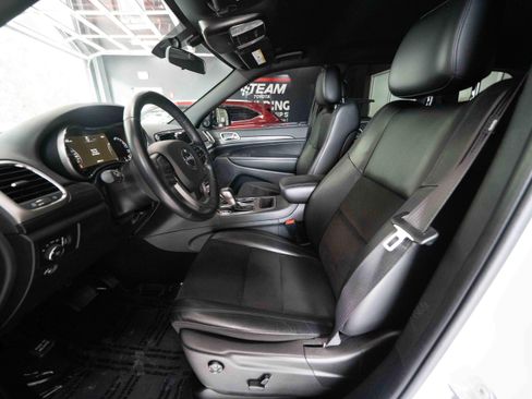 Used 2021 Jeep Grand Cherokee Laredo X AWD/4WD image 9