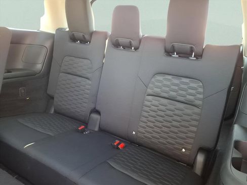 Used 2024 Nissan Pathfinder SV image 20