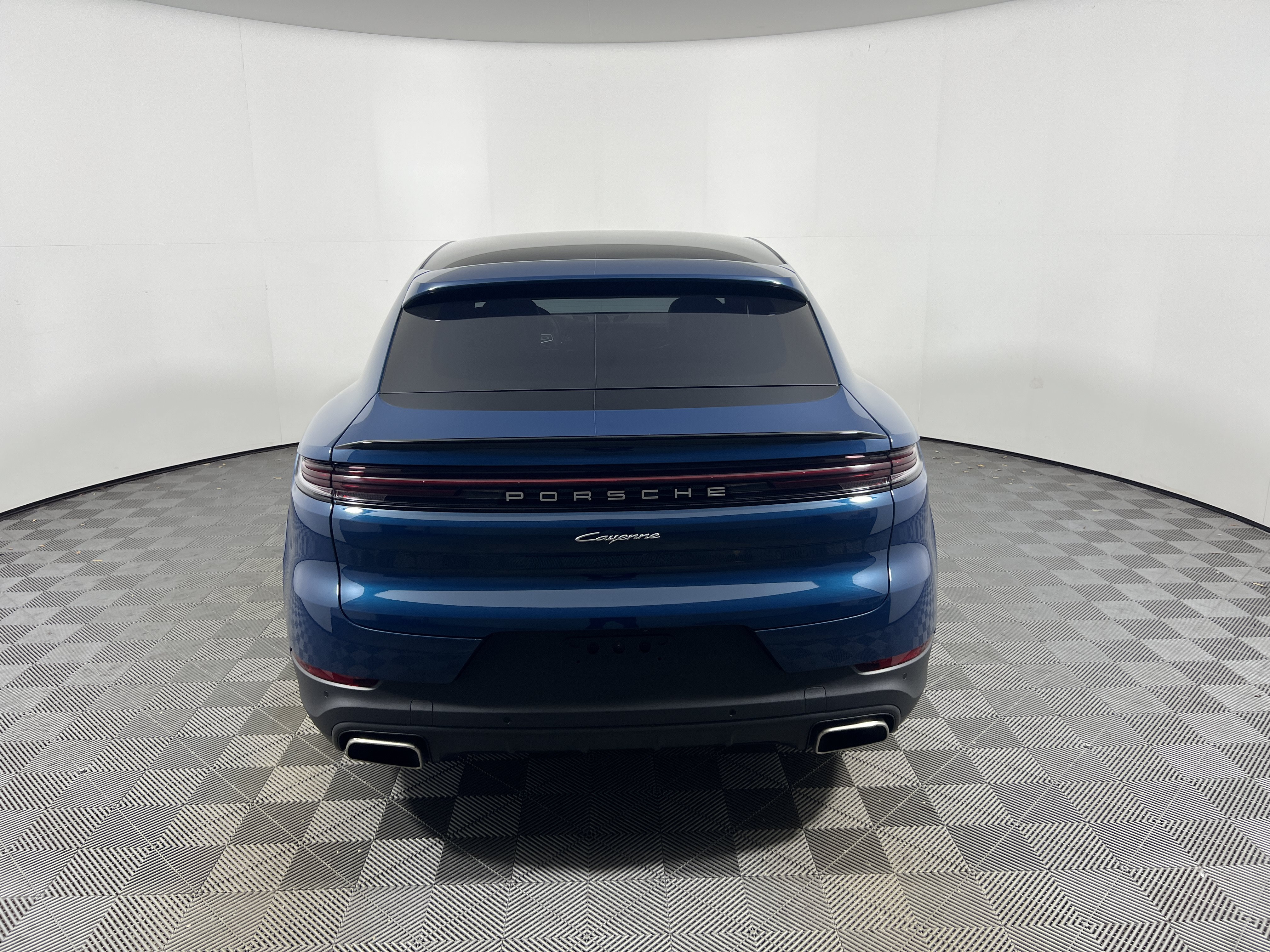Used 2026 Porsche Cayenne E-Hybrid Coupe AWD/4WD image 6