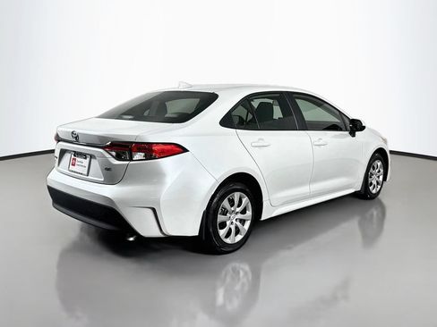 Used 2025 Toyota Corolla LE FWD image 5