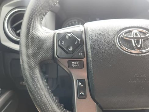 Used 2019 Toyota Tacoma TRD Off-Road AWD/4WD image 28