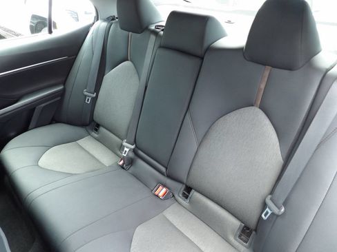 Used 2020 Toyota Camry LE FWD image 21