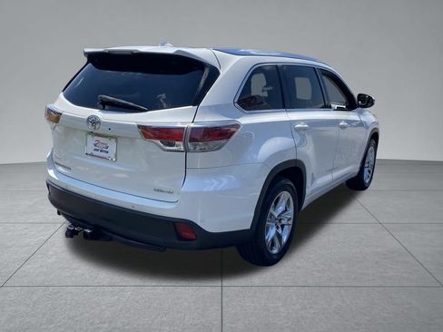 Used 2016 Toyota Highlander Limited Platinum FWD image 17