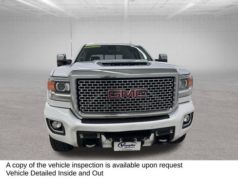 Used 2017 GMC Sierra 2500 Denali w/ Duramax Plus Package AWD/4WD image 5