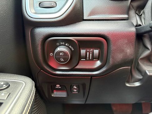 Used 2019 RAM 1500 Laramie w/ Sport Appearance Package AWD/4WD image 22