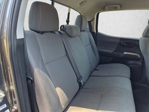 Used 2016 Toyota Tacoma SR5 w/ SR5 Appearance Package (SN) RWD image 18