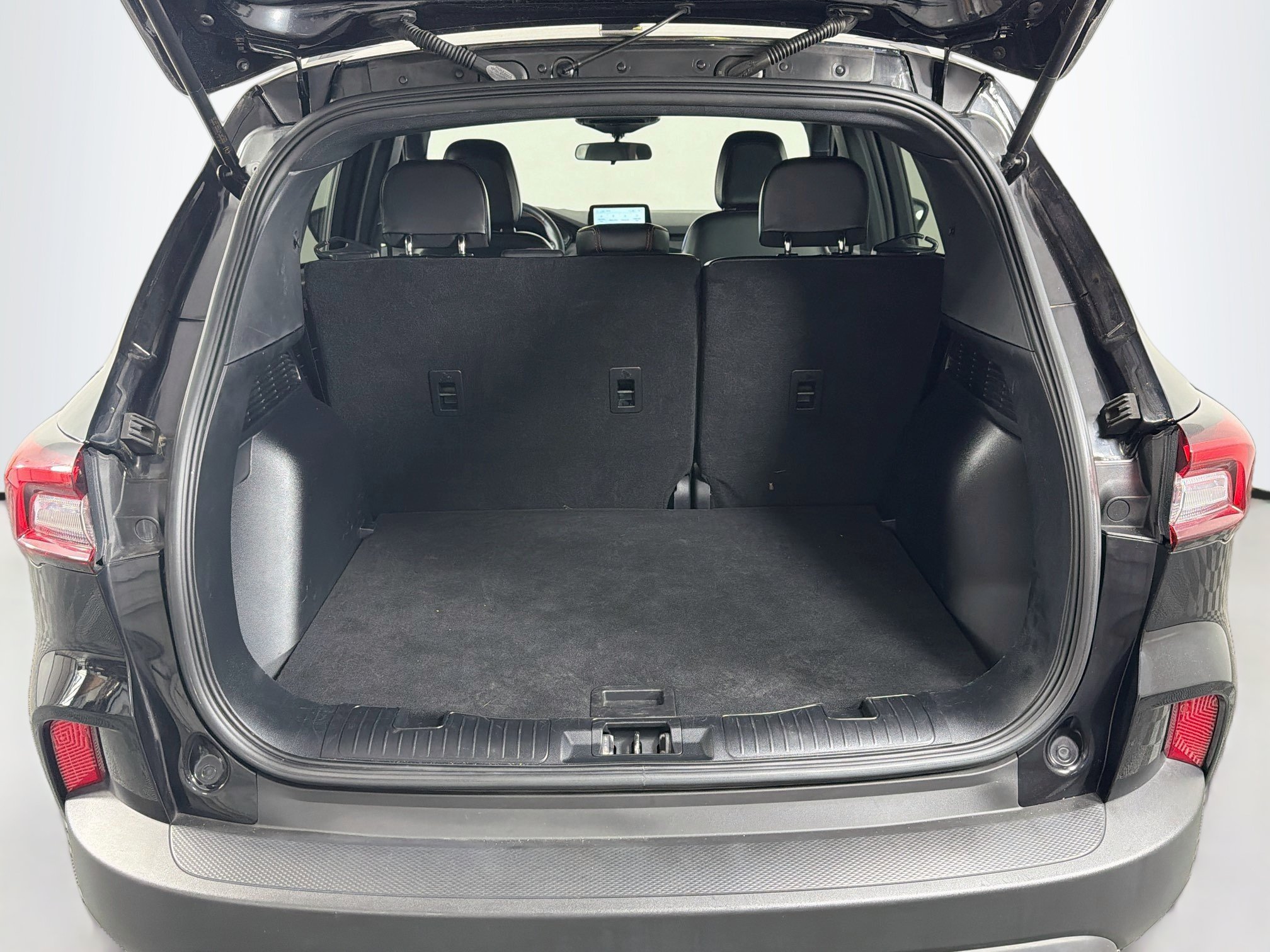 Used 2025 Ford Escape ST-Line FWD image 30