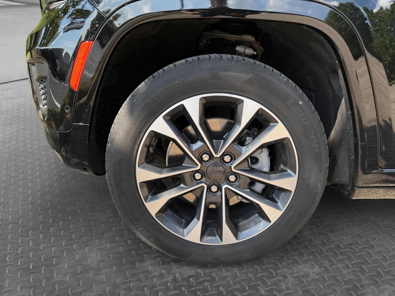Used 2021 Jeep Grand Cherokee L Overland w/ Luxury Tech Group IV AWD/4WD image 9