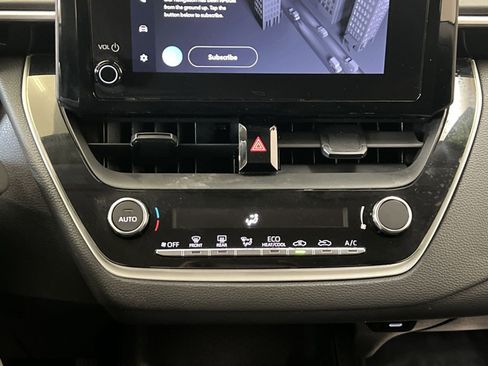 Used 2023 Toyota Corolla LE image 19