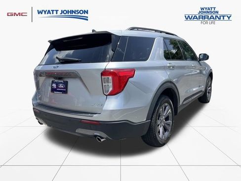 Used 2024 Ford Explorer XLT w/ Equipment Group 202A AWD/4WD image 3