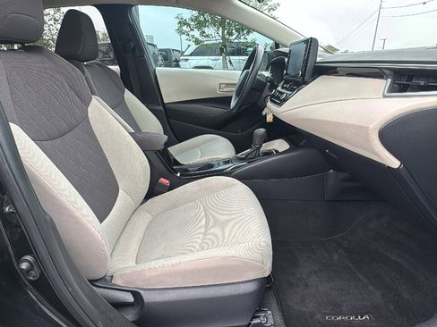 Used 2022 Toyota Corolla LE FWD image 26