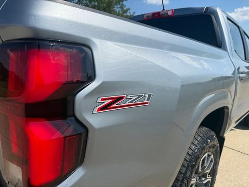 Used 2026 Chevrolet Colorado Z71 w/ Technology Package AWD/4WD image 4