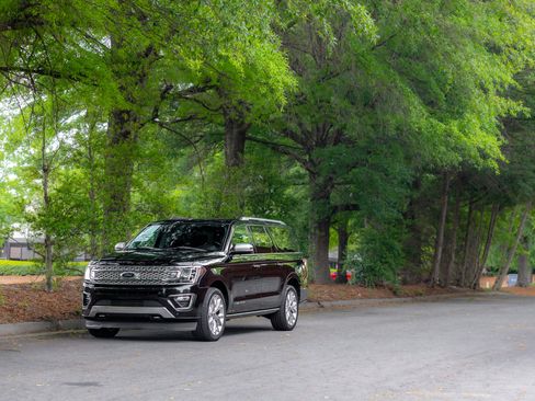 Used 2018 Ford Expedition Max Platinum AWD/4WD image 38