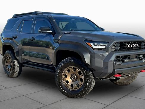 Used 2025 Toyota 4Runner Trailhunter image 3