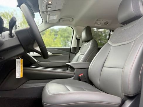 Used 2026 Ford Explorer Active w/ Active Comfort Package RWD image 28