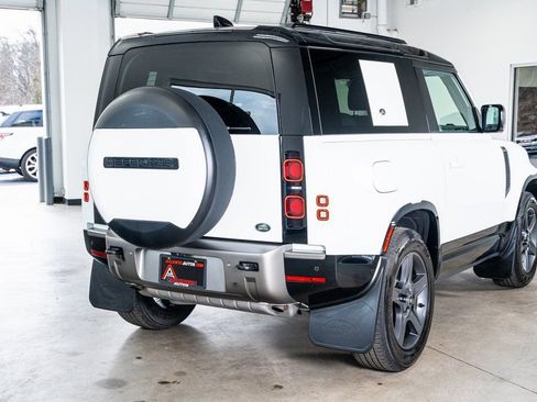 Used 2022 Land Rover Defender 90 X-Dynamic S image 6