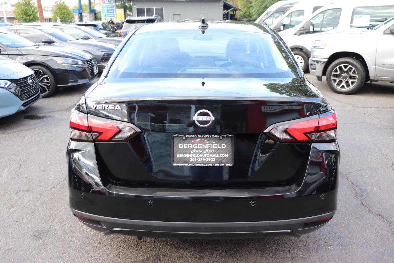 Used 2025 Nissan Versa SV w/ Trunk Package FWD image 4